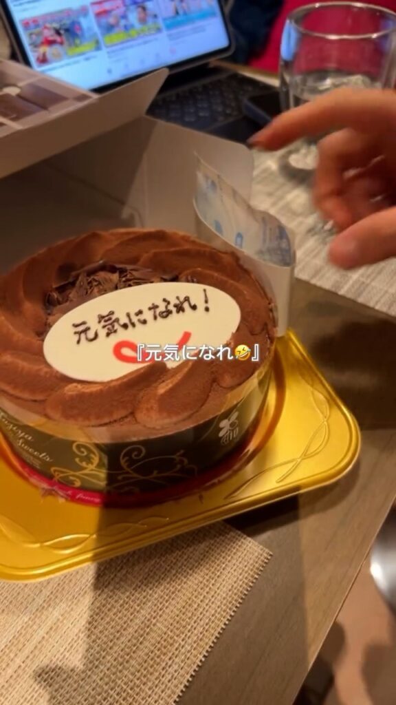 彼氏が買ってきたホールケーキ②（＠yuuka_gingaさんより提供）