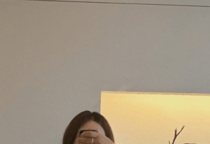 小1娘の授業参観に行くママ→当日のコーディネートに…「こんな素敵なお母さんになりたい」「TPO完璧！！」