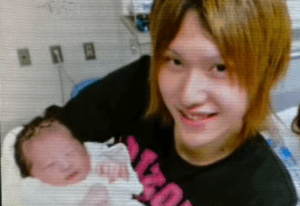 平成22年…「子どもが子どもを育ててる」と言われた16歳男性。→16年後、当時と同じ年齢になった娘との様子に「素敵な親子」「カッコいい」