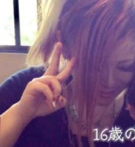 平成26年、高校生の頃に母になった女性。→その12年後、まさかの姿に「変化も素敵」「美形すぎる」「素敵」