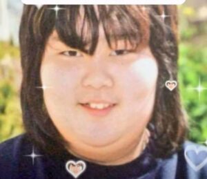 高校生「なぜか自分の隣には誰も座らない…」→しかしその後、現在の””衝撃の姿””に…「とんでもないイケメン！」「努力が凄い」「エグすぎる」「全然違う！」