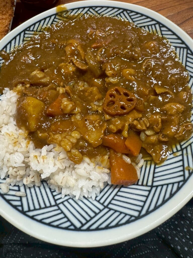 カレーに入っていたレンコンの輪切り②（＠bears_motoki0721さんより提供）