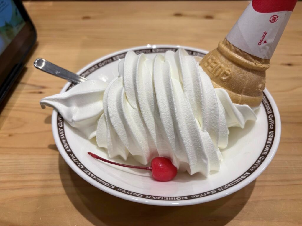 コメダ珈琲店のソフトクリーム⑤（＠yendo_staheさんより提供）