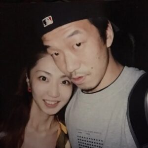 1997年、彼女の職場に3ヶ月毎日通い詰めた男性。29年の歳月を経た「現在の姿」に絶賛の嵐「奥様が全く変わってなくてびっくり！」「ずっとお美しい」「素敵過ぎる」