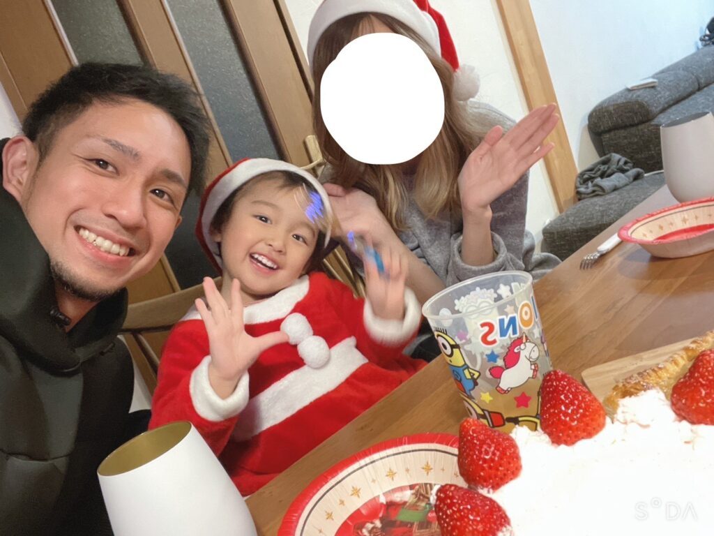 家族で過ごすクリスマスの様子①（＠fam.s107さんより提供）