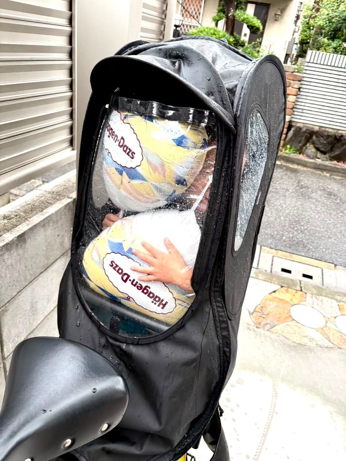 買い物中の妻からLINE。夫が驚愕した1枚の写真に「声出して笑ってまうw」「高級エアバッグ」