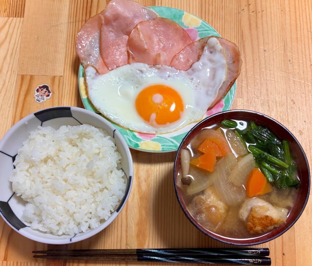 手作りの朝ごはん③（＠takema_38さんより提供）