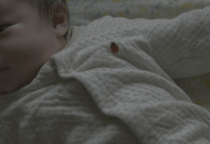ハイハイをしないわが子に違和感…11ヶ月で判明した難病。→その後、現在の様子に迫る
