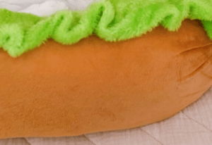 ダイソーで“ベッド”を購入→部屋に置いてみると…「美味しい状況ww」「めっちゃ欲しいww」「シメシメですねww」