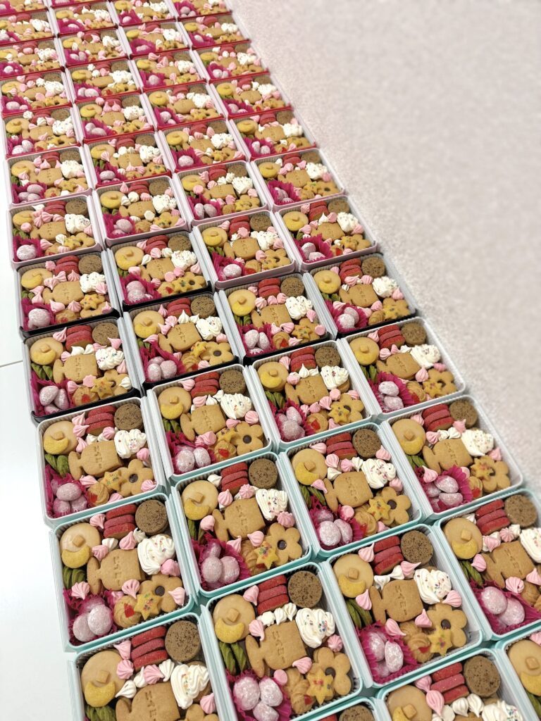 完成したクッキー缶（＠hi36987さんより提供）