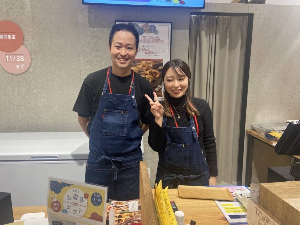 お店でのおふたり②（＠pizza_fortunaさんより提供）