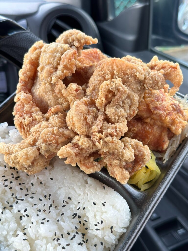 ダブルからあげ弁当②（＠shiorimalooさんより提供）