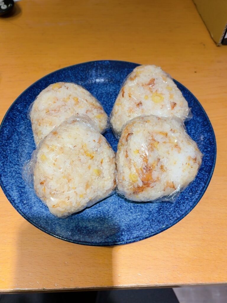 1つ200gのおにぎり（＠mykk8109さんより提供）