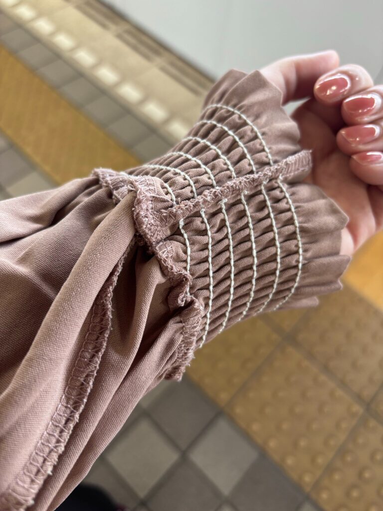 裏返しになった袖口①（＠ma__su__miさんより提供）