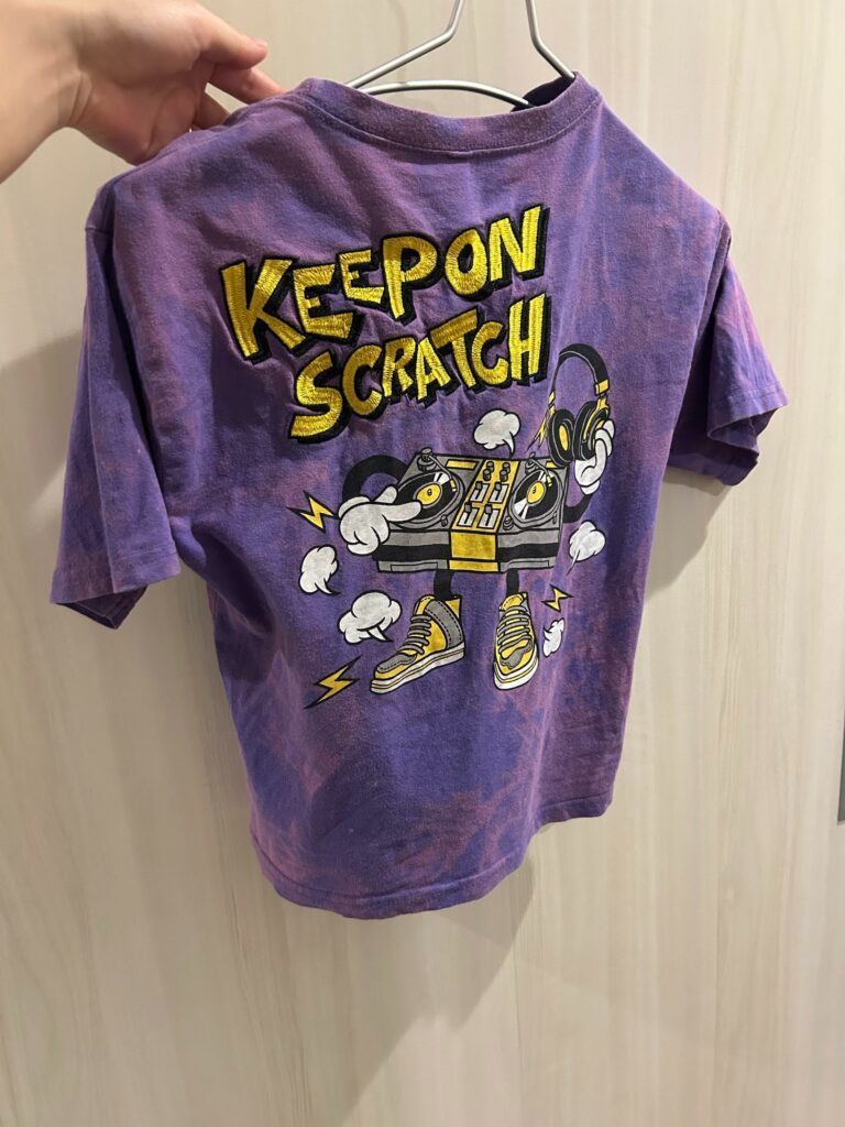 色落ちしたTシャツ①（＠a_nail_collectionさんより提供）