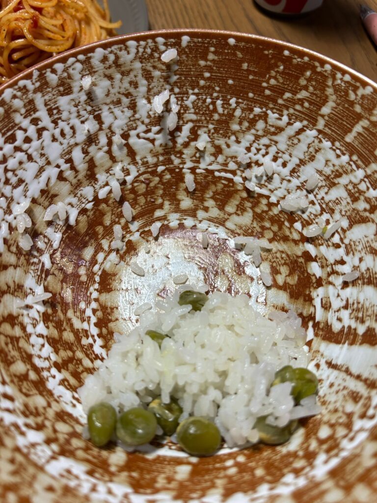 ご飯をよそった器（＠yoshikojanaindesuさんより提供）