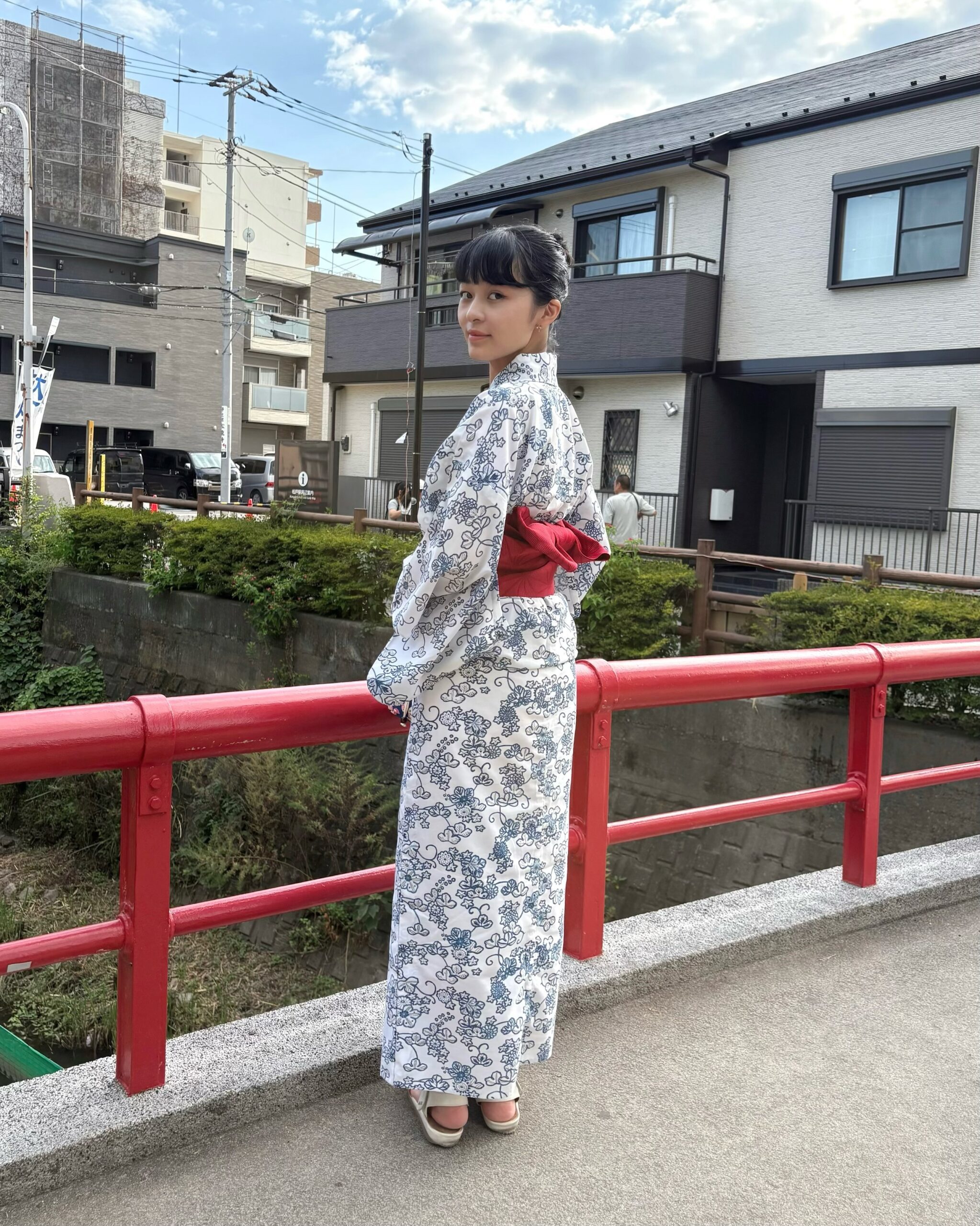 曾祖母から受け継いだ浴衣。→着てみると…「宝！」「すごく素敵ぃ！」「え？モデル？可愛すぎる」「とても素敵な柄」