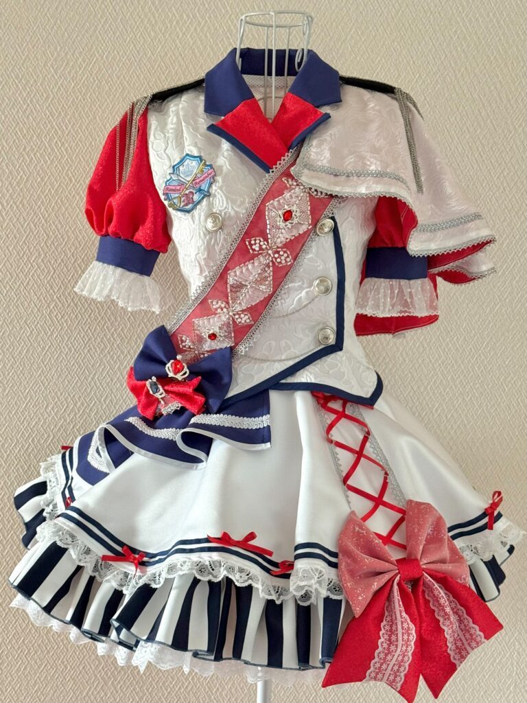 アイドルグループの衣装（＠kurusu_costumeさんより提供）