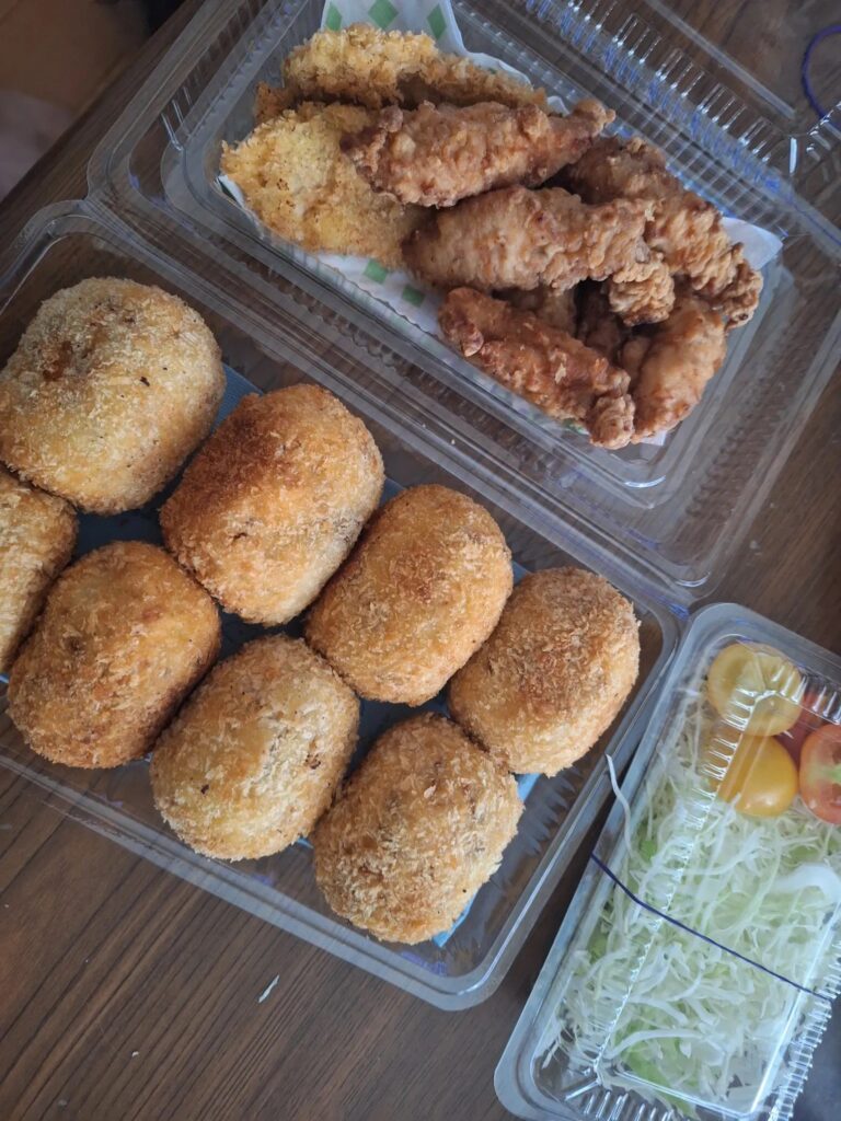 お裾分けのコロッケ②（＠harukirarasamaさんより提供）