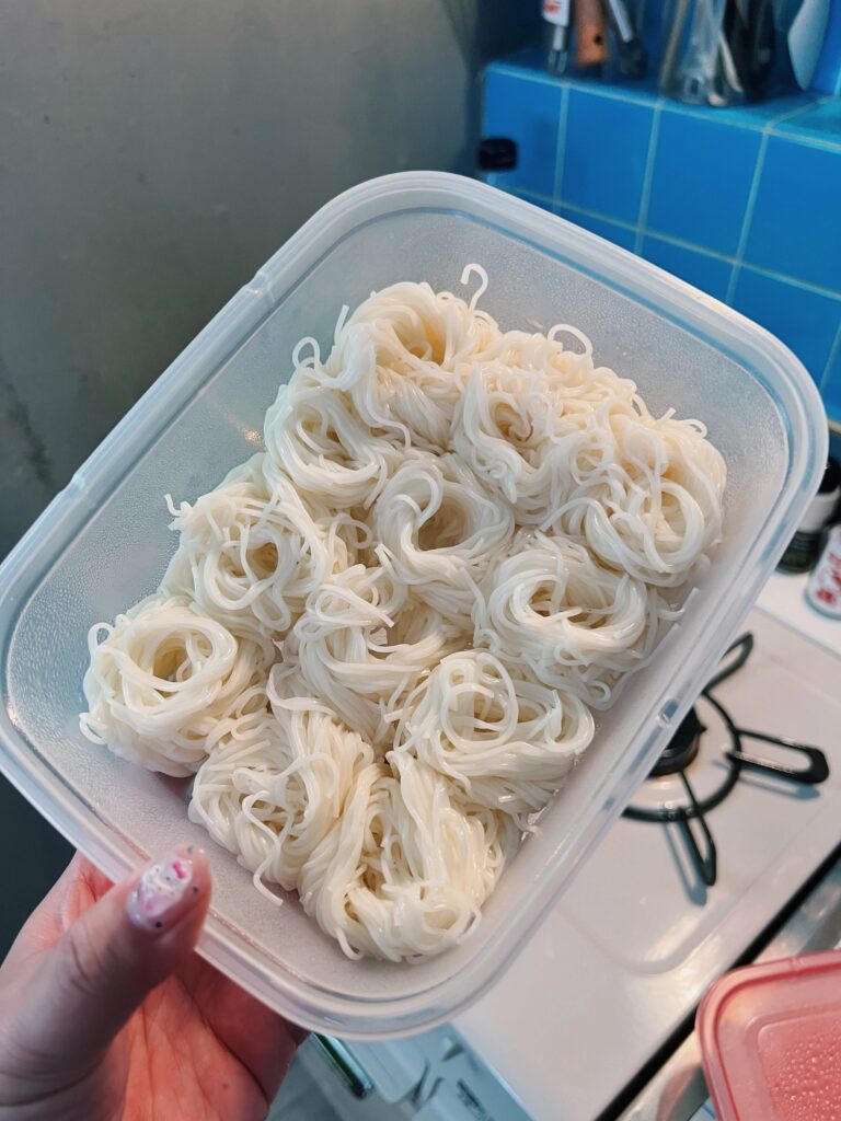 母が持たせてくれた素麺①（＠25_138_9さんより提供）