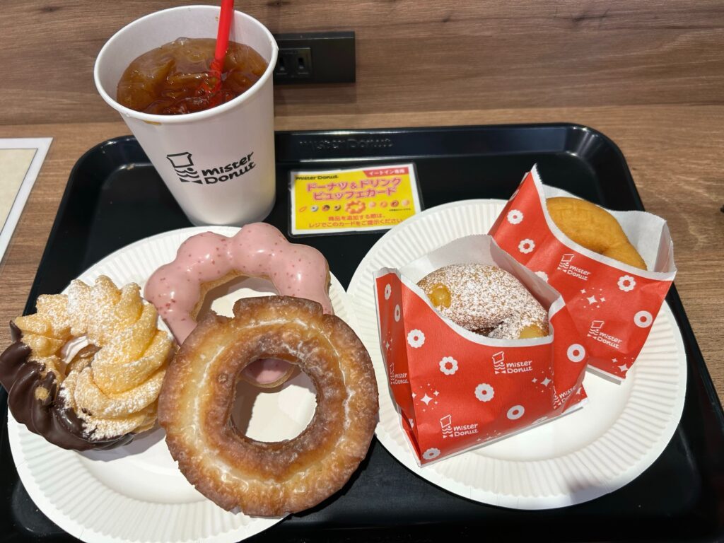 ミスタードーナツ食べ放題の様子②（＠kurumi_panseeさんより提供）