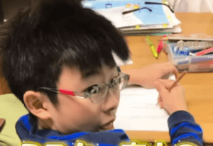 勉強熱心だった10歳の男の子。それから10年後→東大生になった現在の”まさかの姿”に「垢抜けすご！」「経歴バケモンすぎる」
