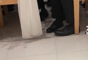 結婚式で…バージンロードを進むモノに違和感。よく見てみると→まさかの光景に…188万回表示「えええ…！」