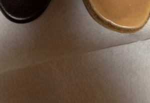 セカストで見つけた4足の靴。しかしよく見ると→「嘘でしょ？」思わず値段を二度見したまさかの光景に…「一度でいいから履いてみたーい」「お買い物上手」