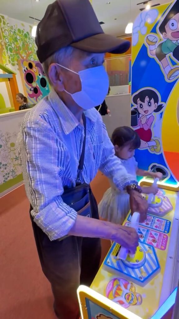 ゲームセンターでの様子④（＠amelia.tokyoさんより提供）