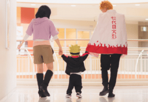 家族でナルトのコスプレをした写真。→時が経過した現在の姿に「泣ける」「理想の家族だ…！」「素敵すぎるだろう！」