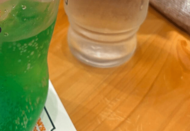 コメダで660円のクリームソーダを頼んだ男性→しかし衝撃の光景に…「逆詐欺ww」「食べたい衝動は抑えきれない」「幸せ過ぎませんか？」