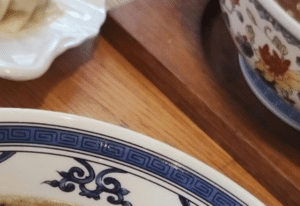 夫「ランチでイタリアン食べよう」→ついていくと……「私の思ってたのと違う」まさかの光景に「イ、イタリアン？」「こりゃまた斬新なイタリアン」