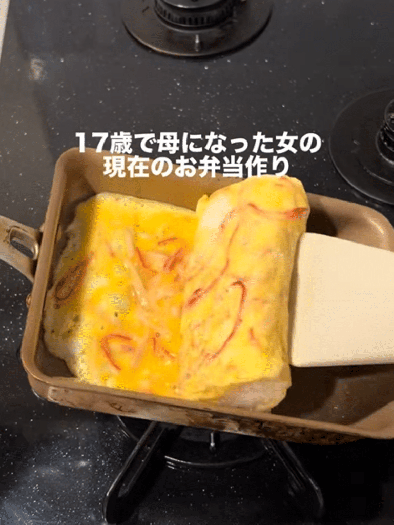 天津飯弁当①（＠17_bentoさんより提供）