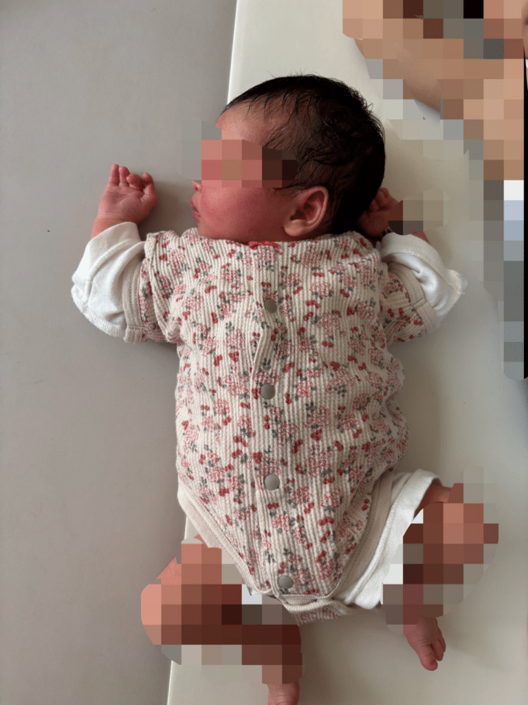重ね着した娘さん（＠_zou_mohuさんより提供）
