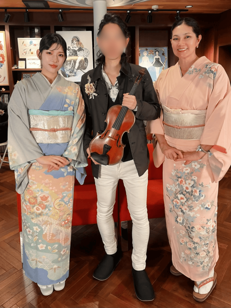 着物姿③（＠sumera_music_composeさんより提供）